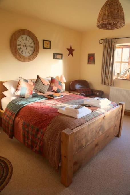 Bumbleberry Cottage Gresford Bagian luar foto