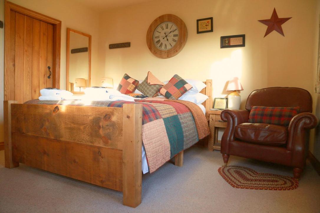 Bumbleberry Cottage Gresford Bagian luar foto