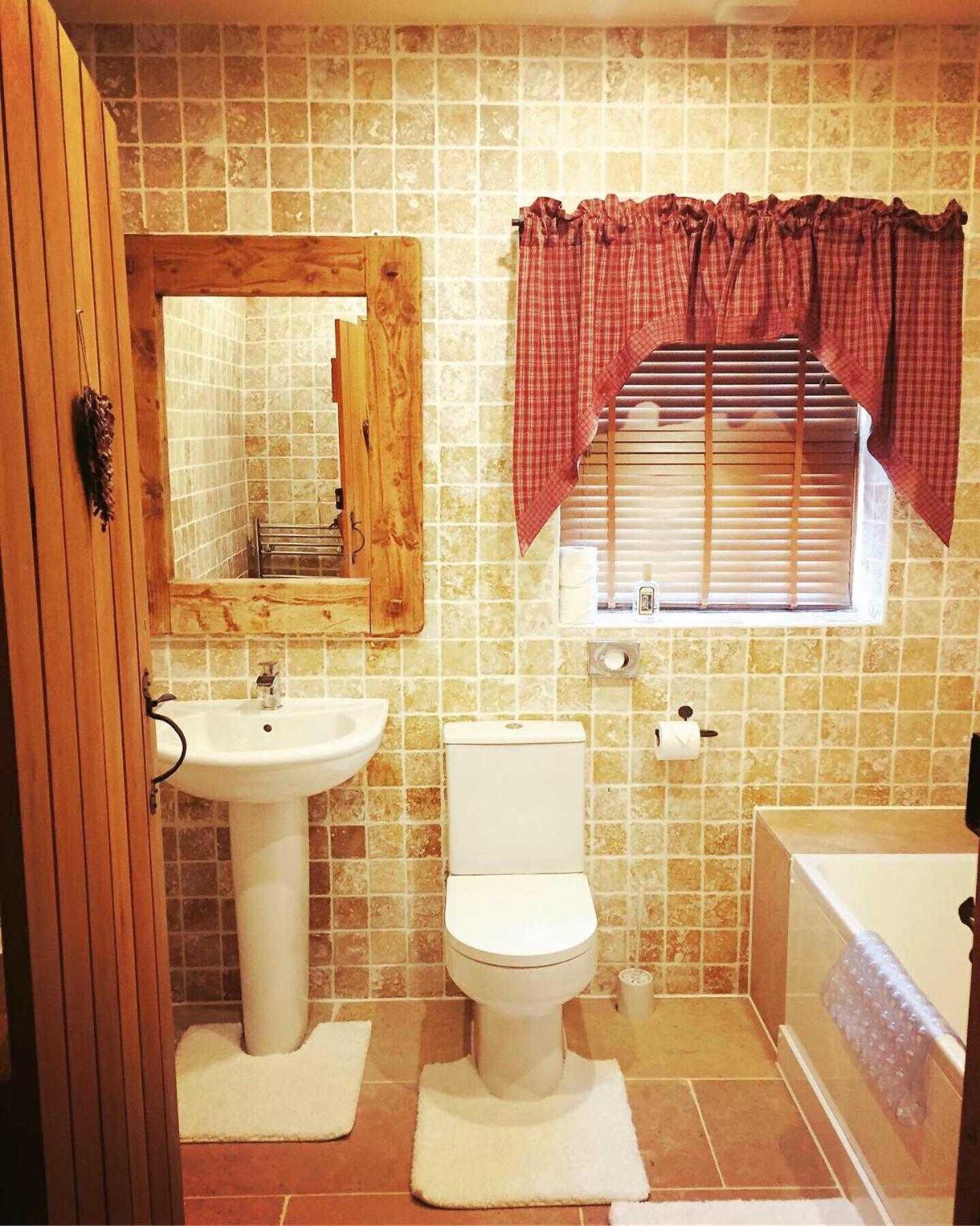 Bumbleberry Cottage Gresford Bagian luar foto