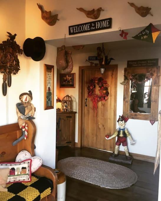 Bumbleberry Cottage Gresford Bagian luar foto